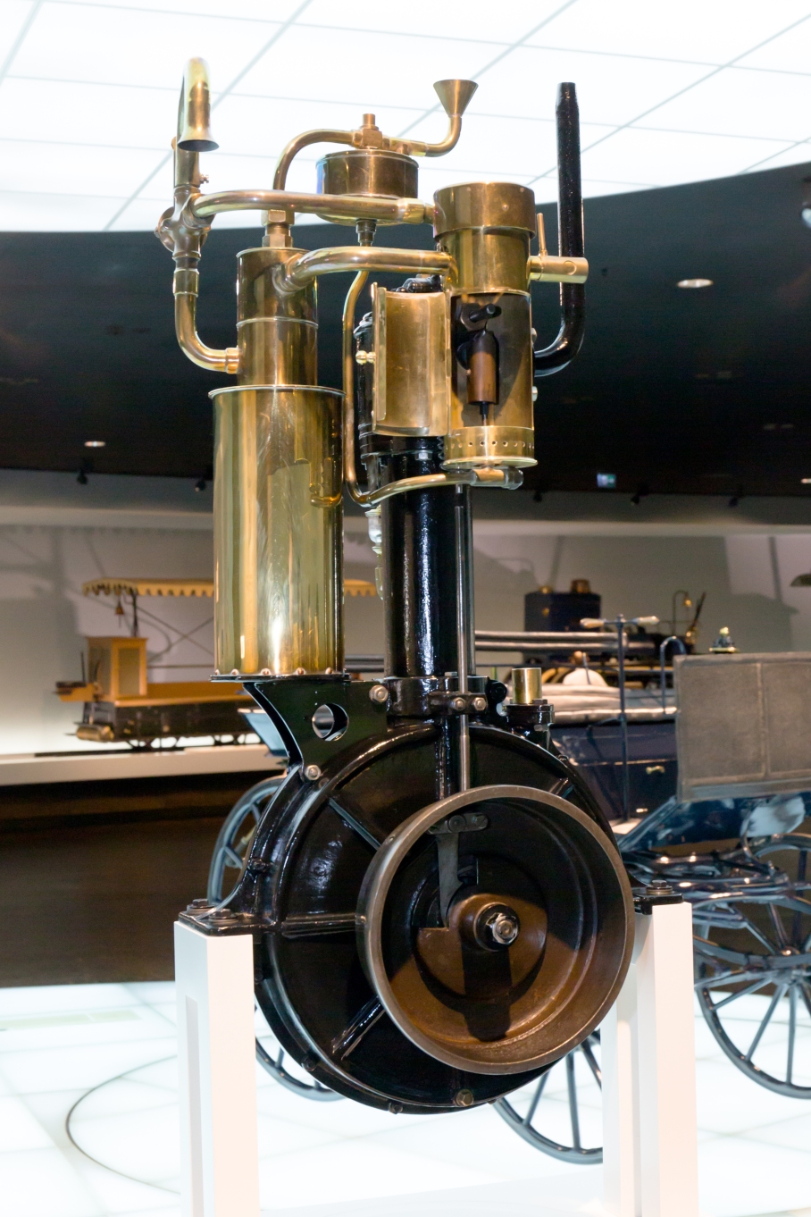 Daimler_Standuhr_engine_2_Mercedes-Benz_Museum
